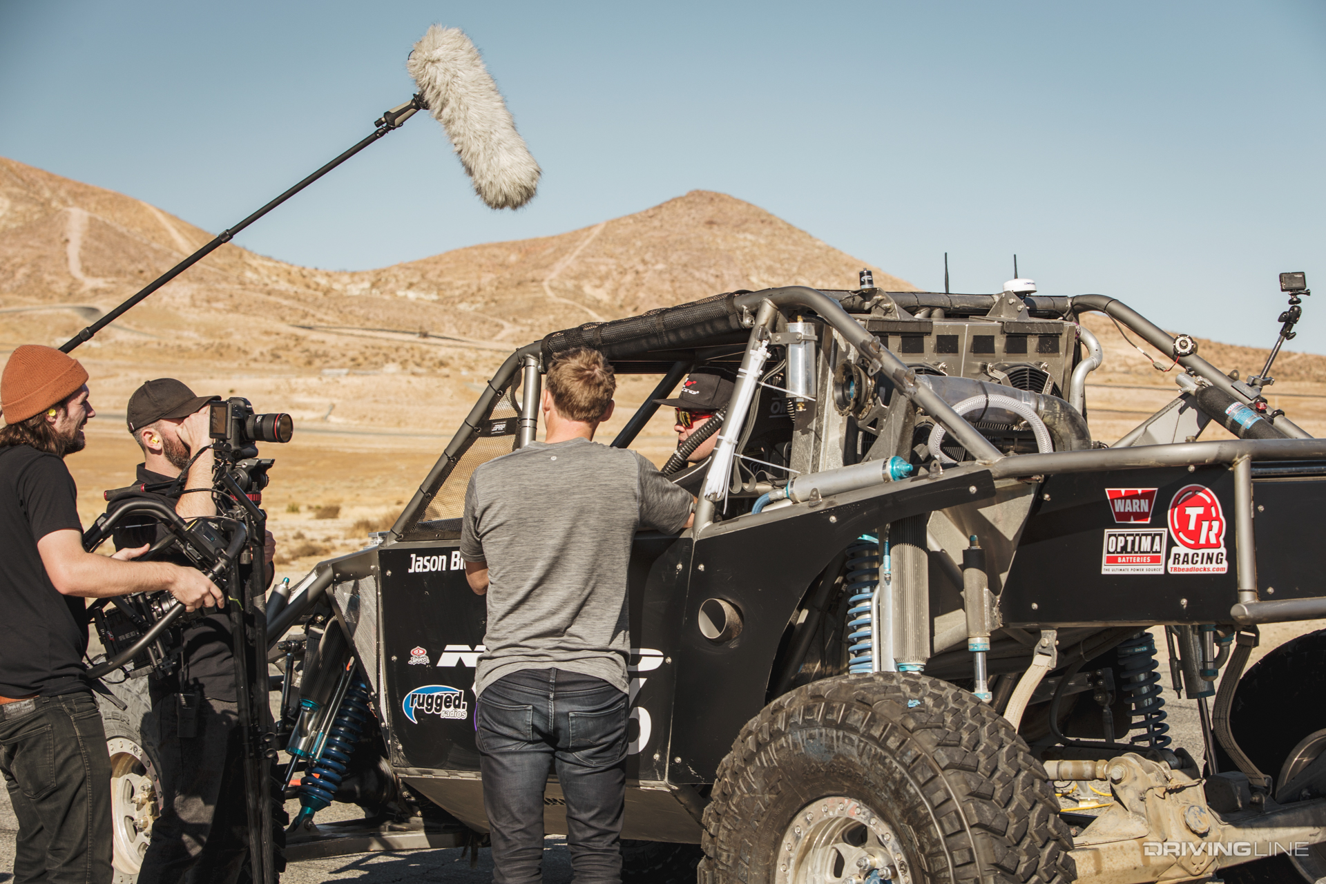 Lamborghini Huracan vs Off-Road Car Ultra4 drag race video