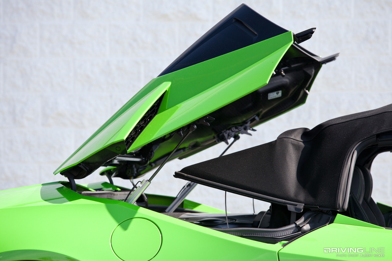 Lamborghini Huracán Spyder Changing