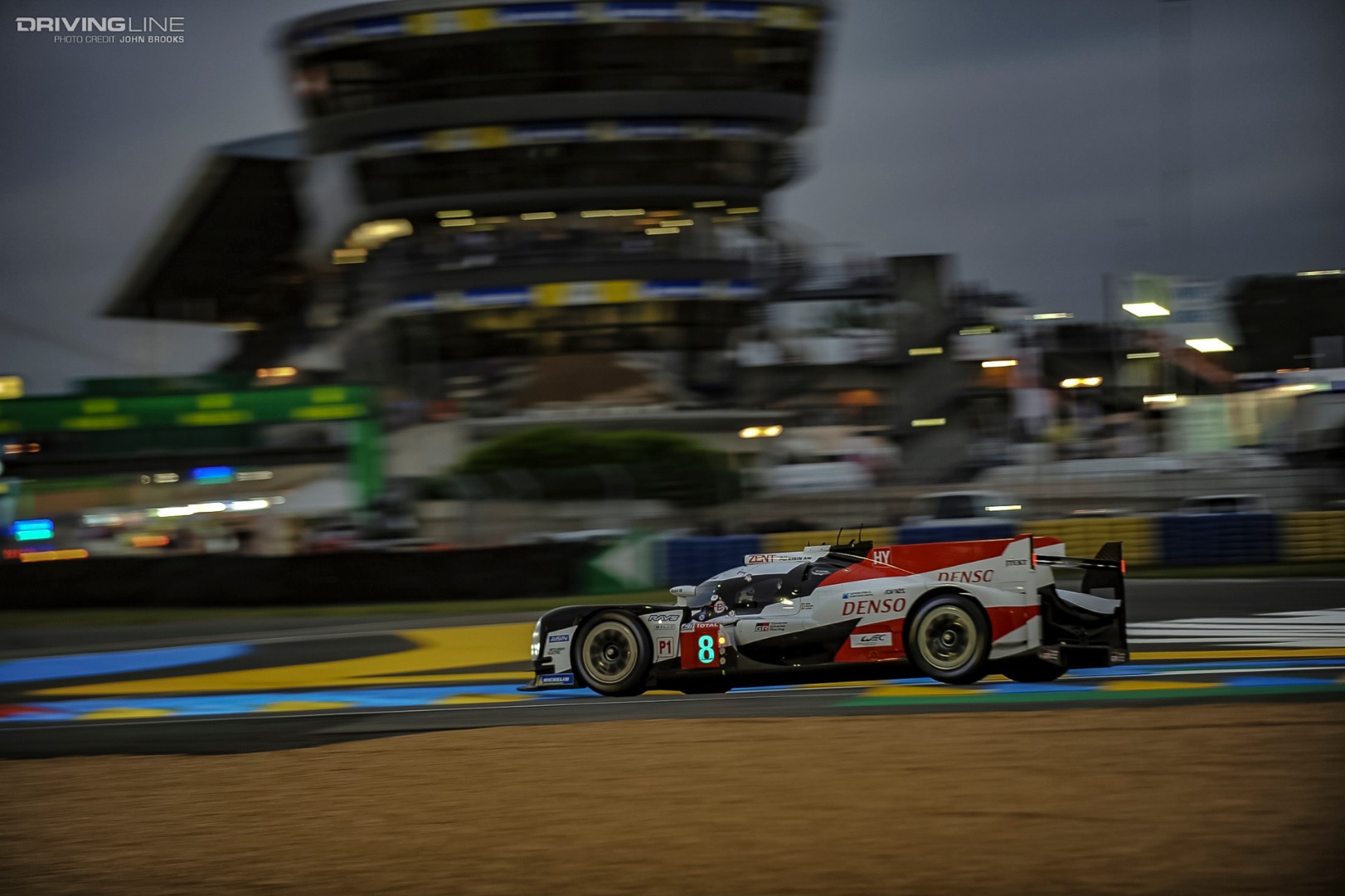 Toyota Le Mans #8 Night