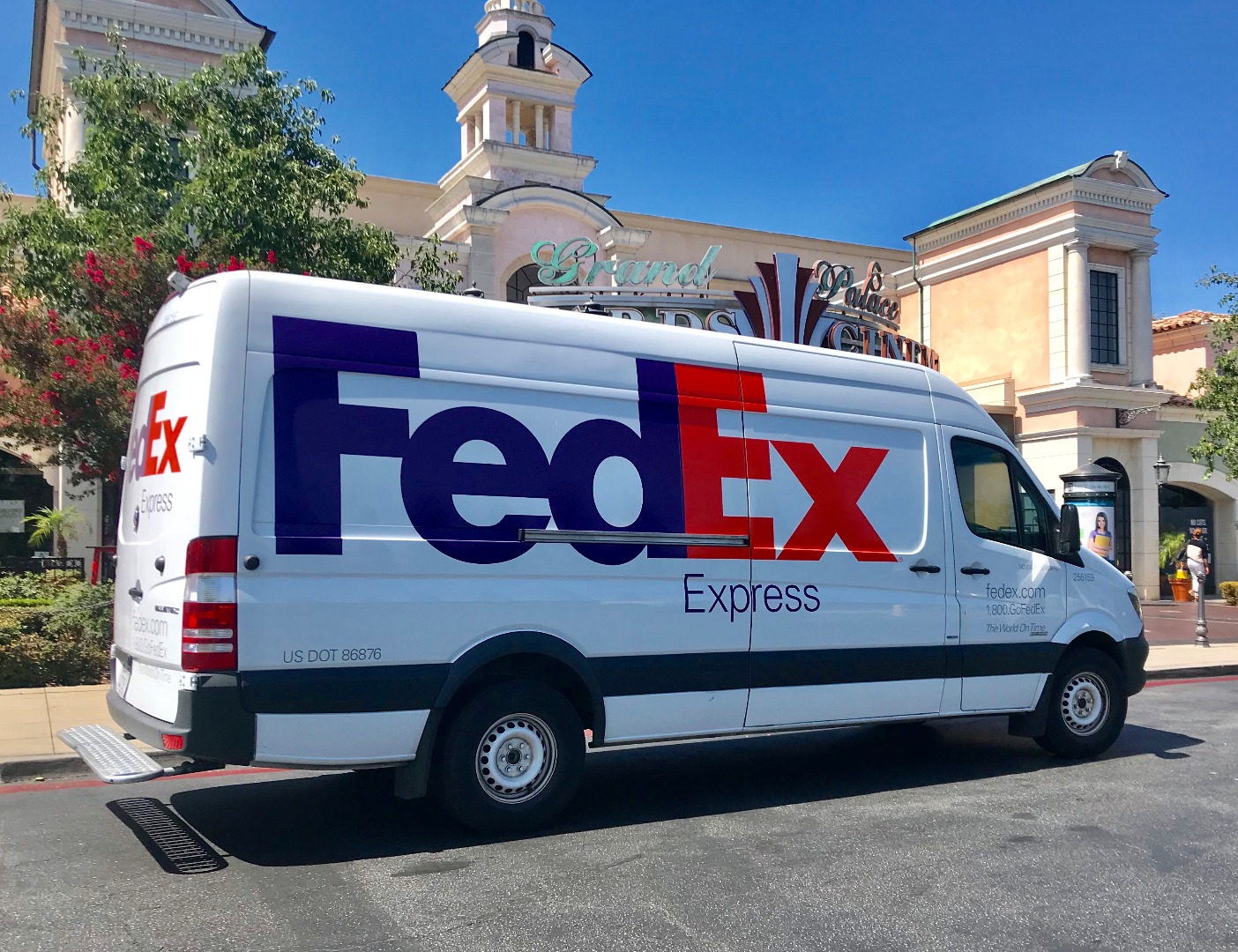 FedEx Van