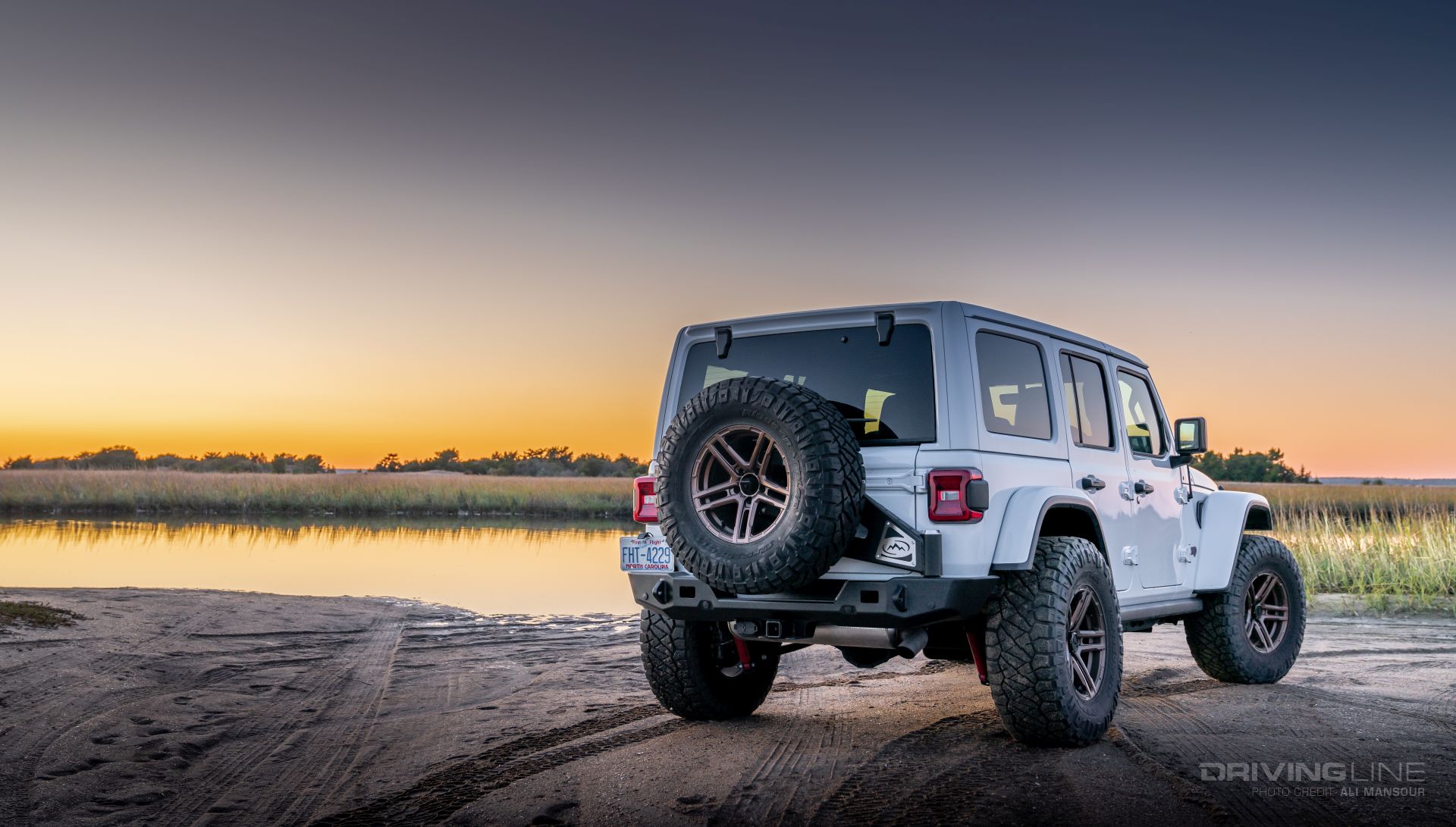 jeep-wrangler-JL-rear-tire-carrier-expedition-one