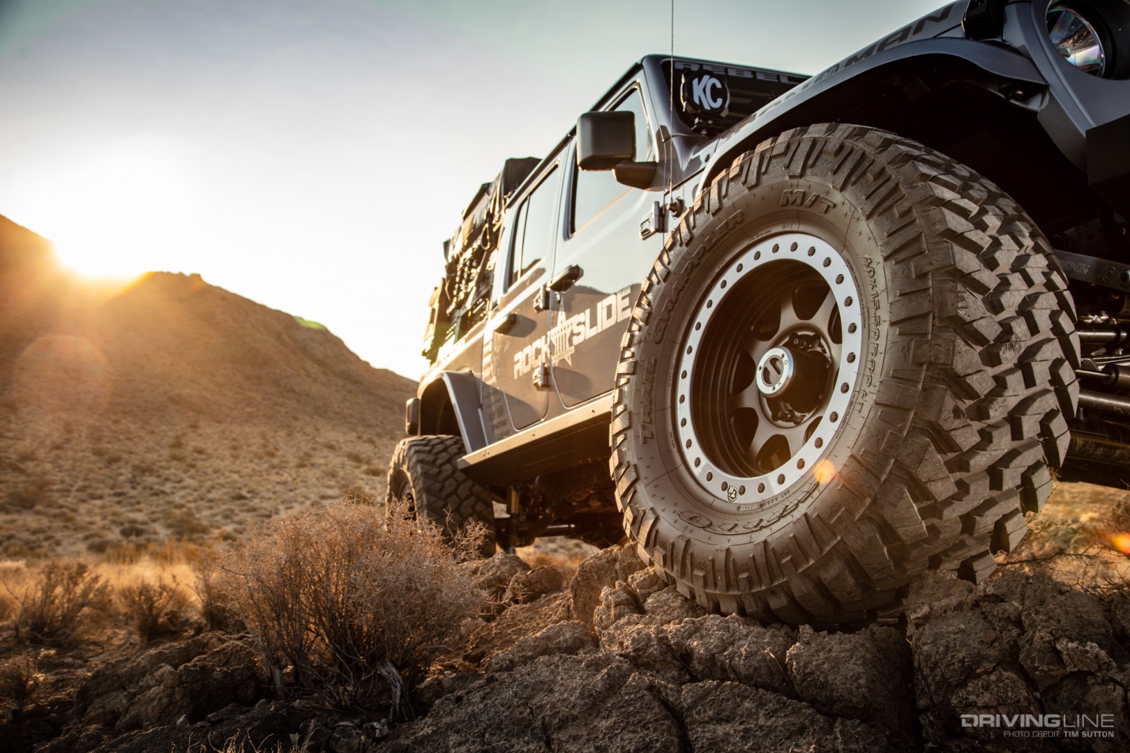 Nitto 40x15.50R20 Trail Grappler and TR HD20 Wheels