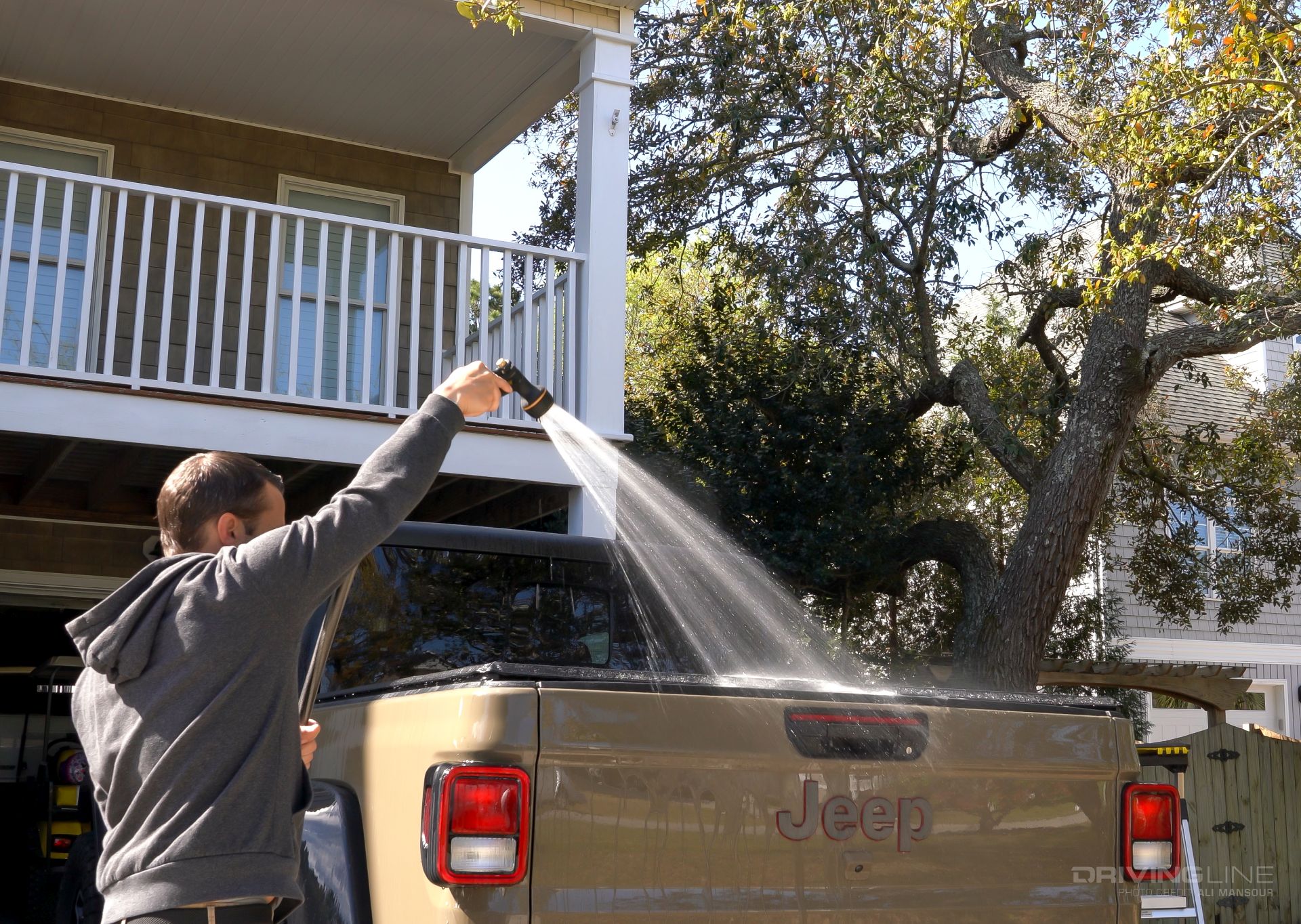 Jeep Gladiator Rubicon Bestop EZRoll cover water test