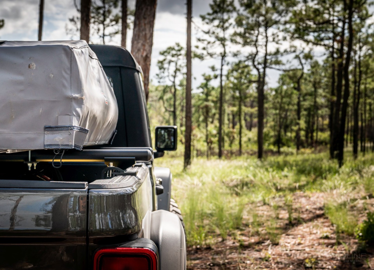 Jeep Gladiator low profile cheap bed rack arb simpson series III tent