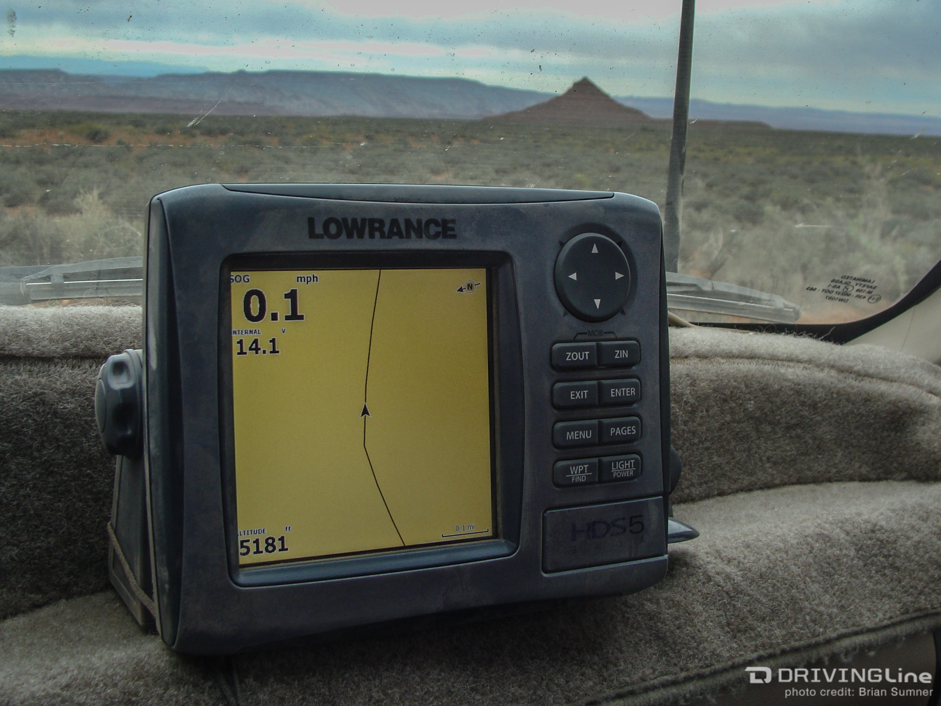 02 lowrance gps hds 5 review dash mounted