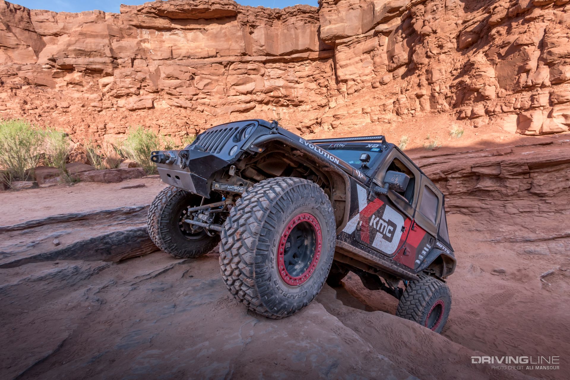 kmc-wheels-black-badger-nitto-trail-grappler-jeep-jk