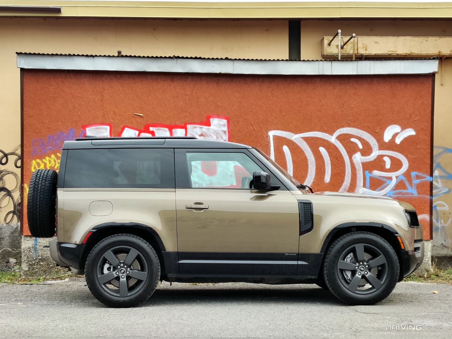 Land Rover Defender 90 side view