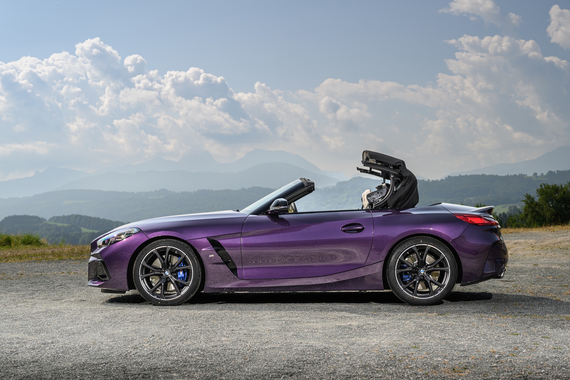 2023 BMW Z4 M40i top opening