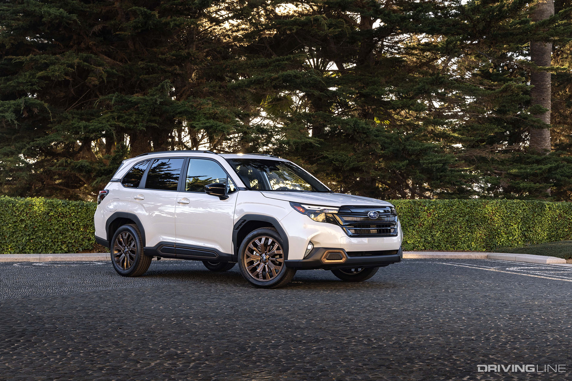 2025 Subaru Forester White